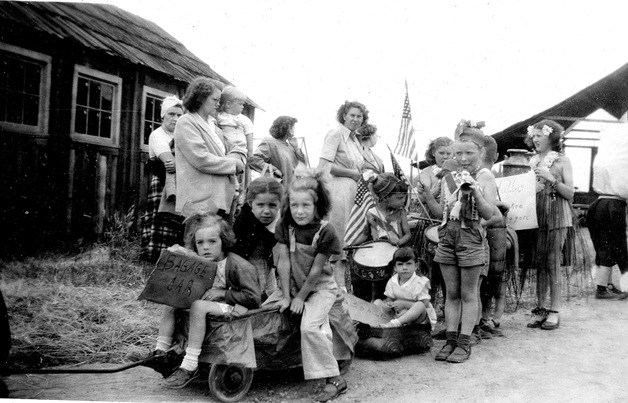 Maxwelton residents prepare to march in the 1948 parade. Front row
