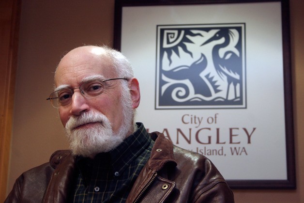 Hal Seligson will assume mayoral duties as pro-tem of Langley until an applicant can be found in the interim. Langley voters will cost their lots for the new mayor in the fall.