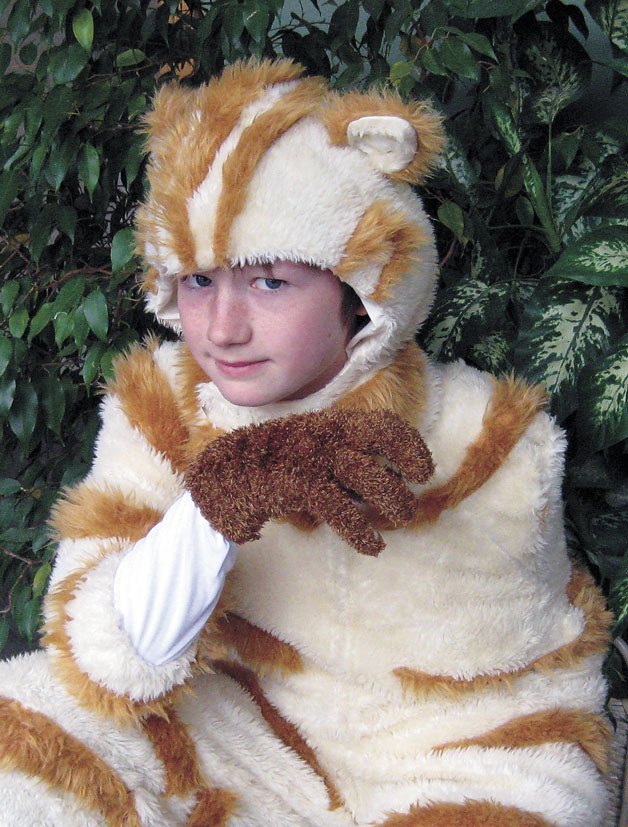 Chloe Hood plays the lead role