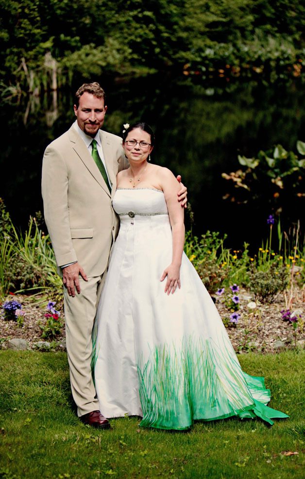 Ariel Hansen married William Felton on June 19 on Camano Island.