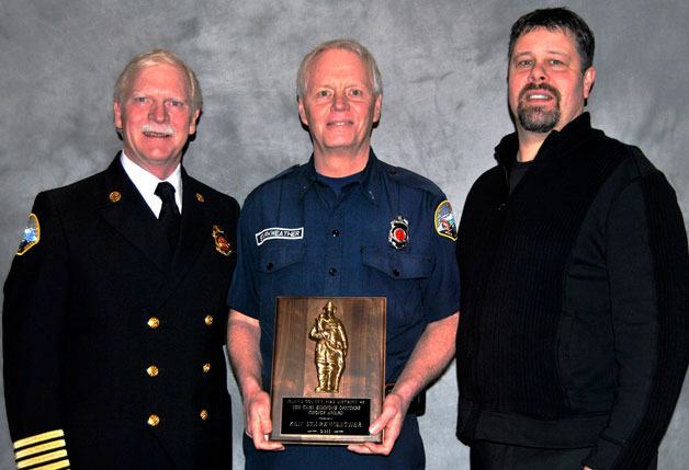 Ken Starkweather receives his Carl Simmons Officers’ Choice Award