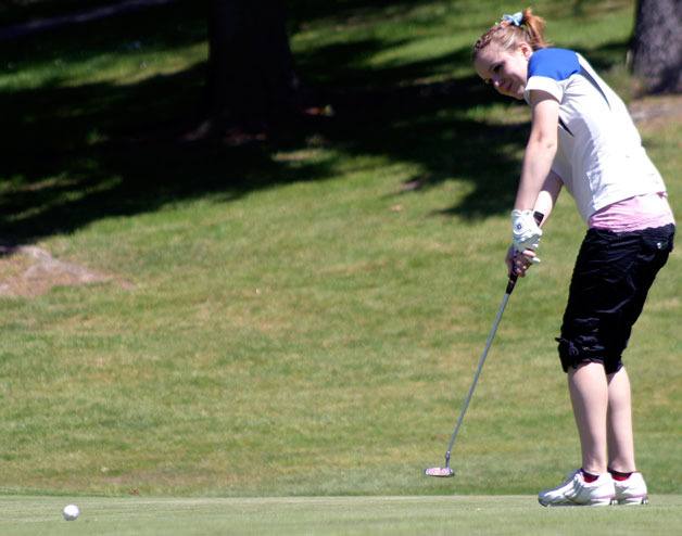 Falcon junior golfer Jenna Kaik