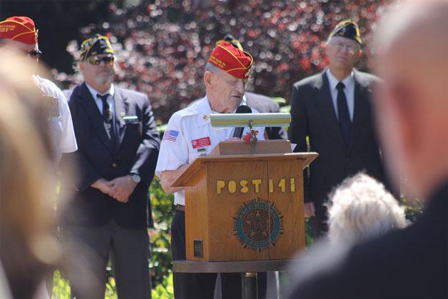 Herb Weissblum speaks during a Memorial Day ceremony at Bayview Cemetery on Monday.