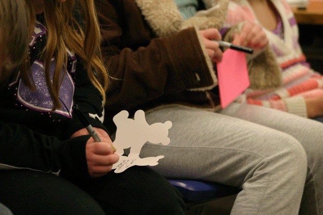 Students write cards and letters to the family of Tobiah 'Zippy' Leonard who died after a tragic accident Dec. 25.