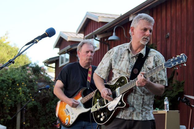 Western Heroes guitarists