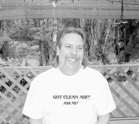 Kevin Mathers educates South Enders about indoor air quality.