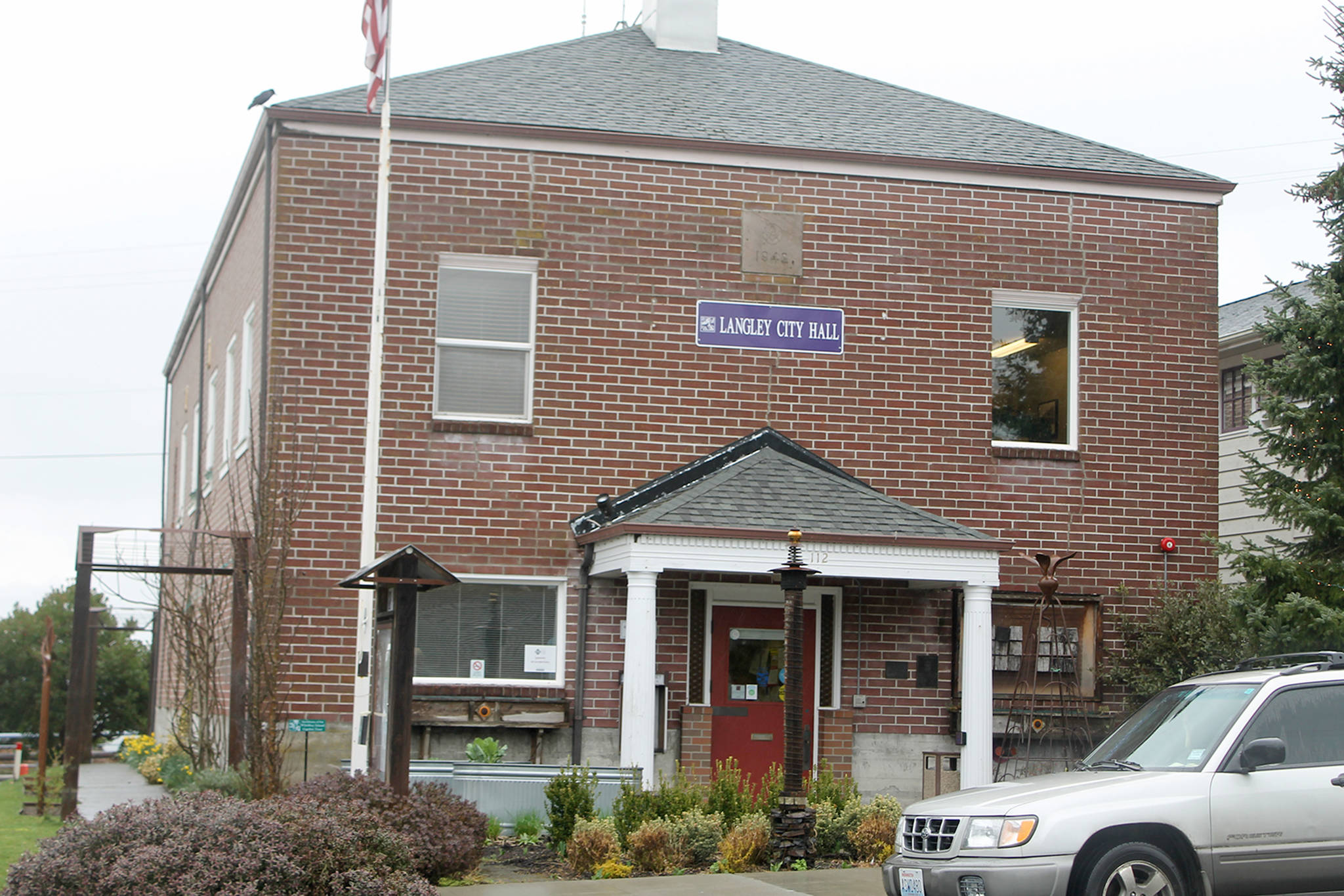 Study scrubs plans for solar panels on Langley city hall South