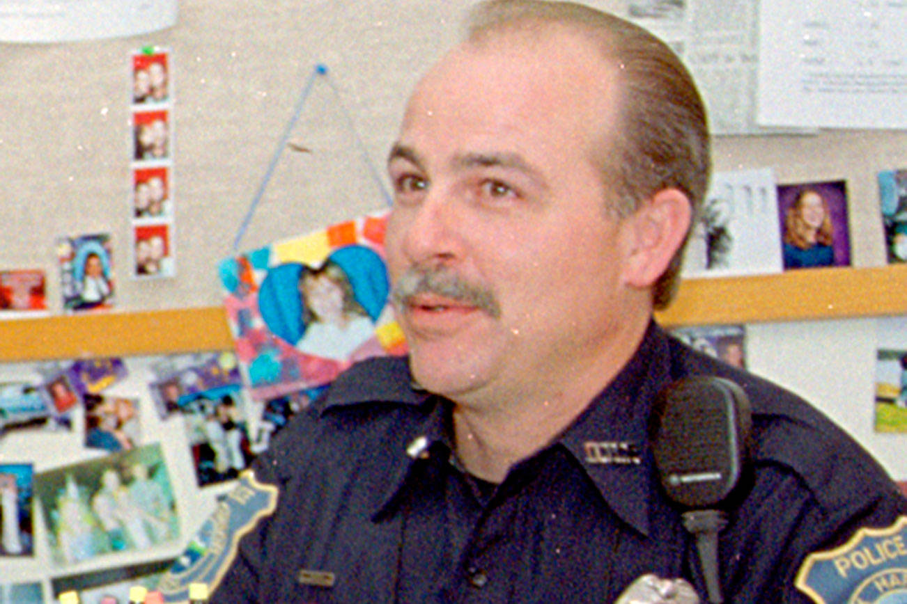 ExOak Harbor police officer pleads to federal child porn charge