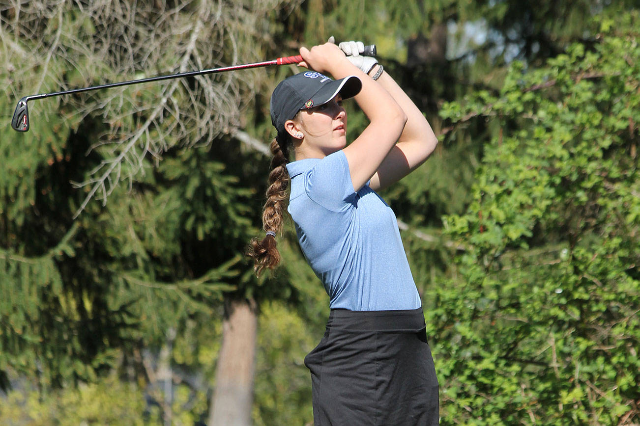 Falcons swat another conference opponent / Girls golf