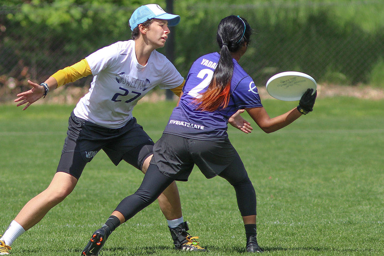 SW grads qualify for national tournament / Ultimate frisbee