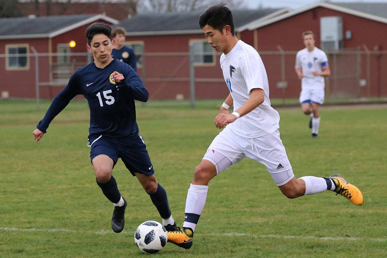 B-E hands South Whidbey its 1st loss / Soccer