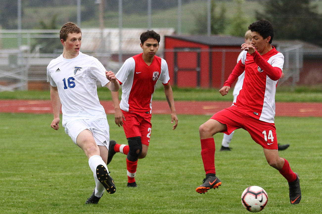 SW beats Coupeville, looking to win title outright / Soccer