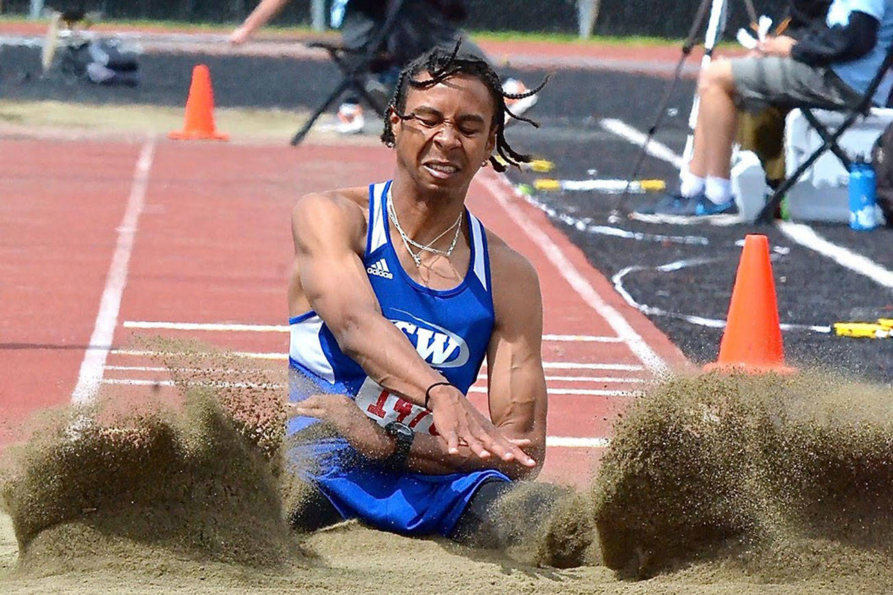 Photos: Falcons compete in state meet / Track