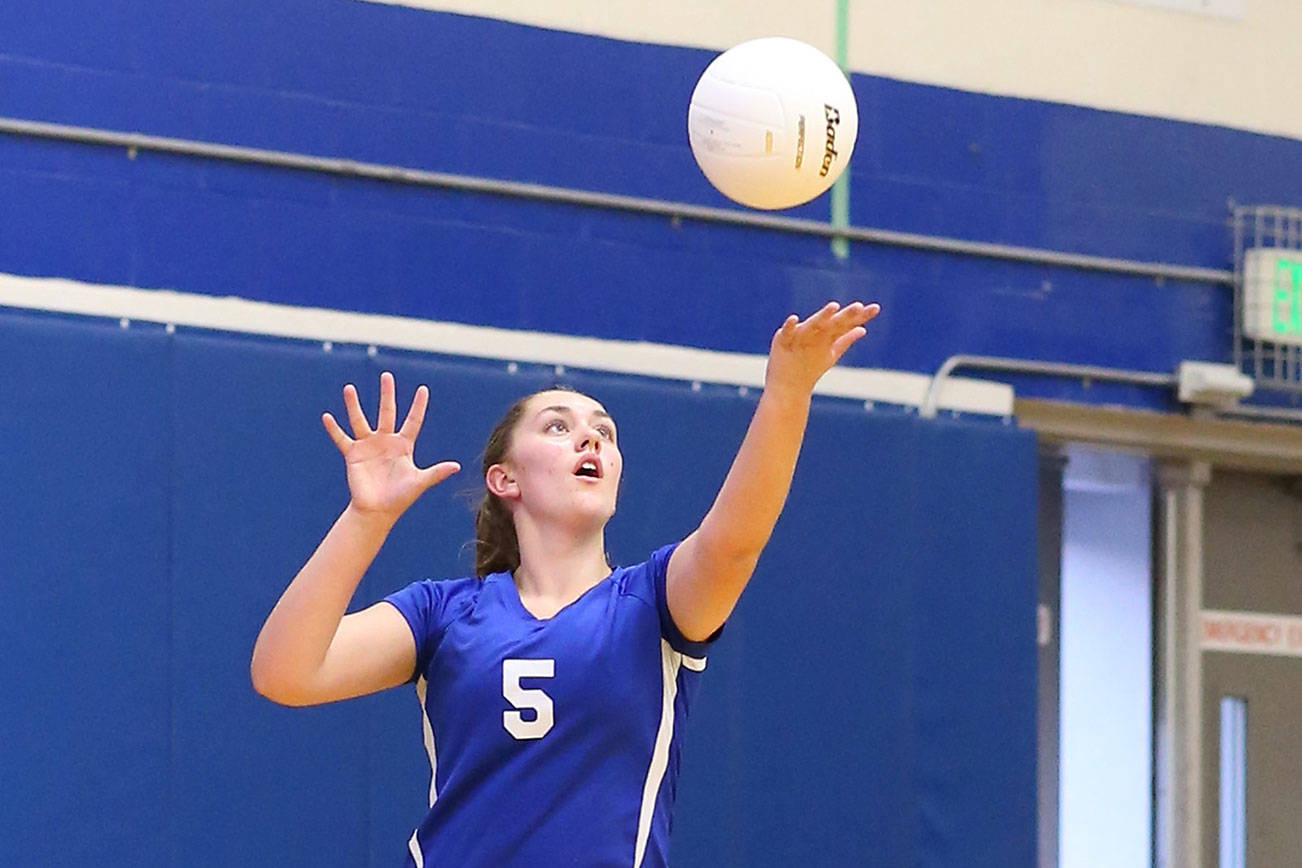 Falcons nipped by Mariner / Volleyball
