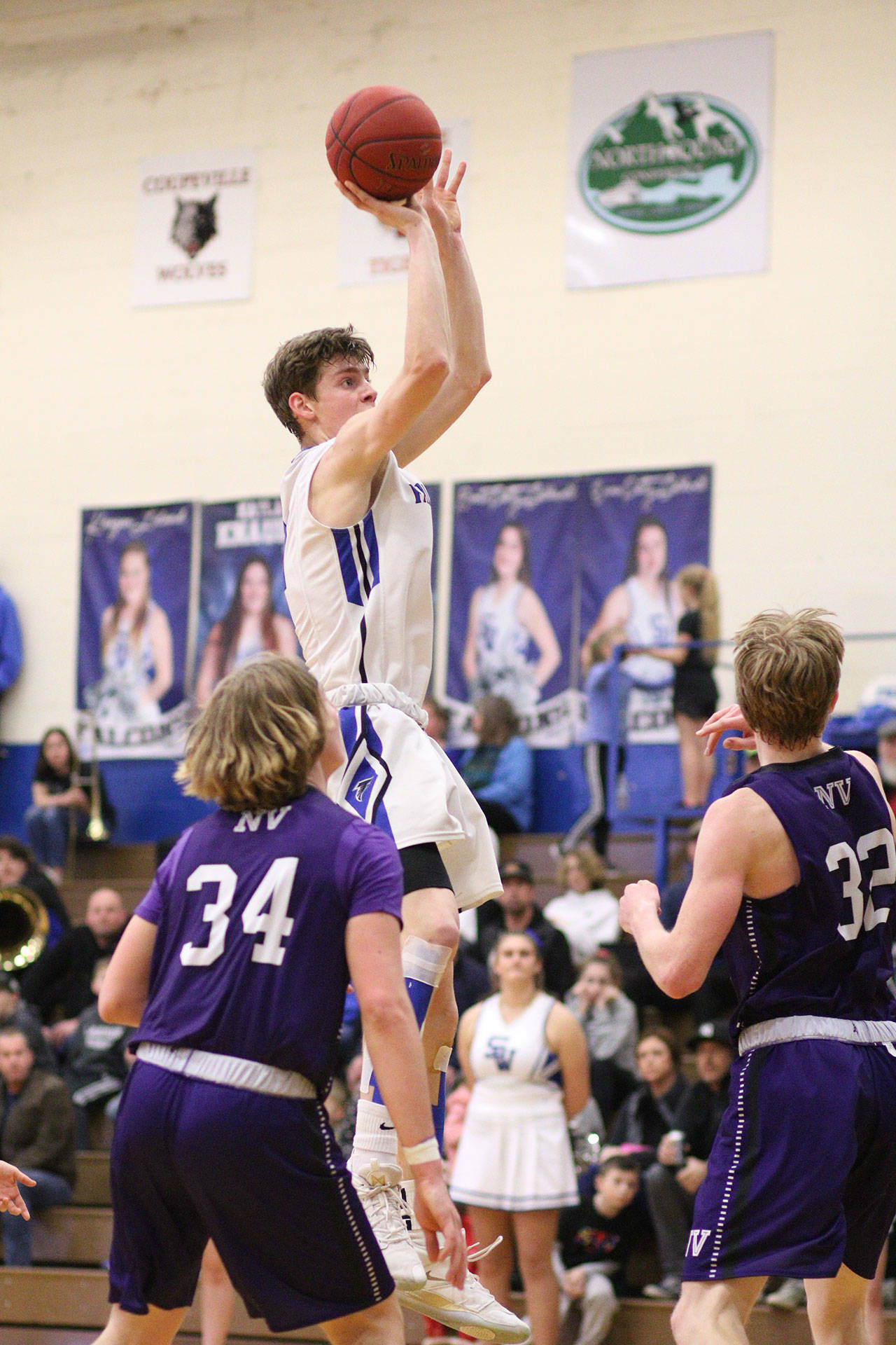 Carson Wrightson scores 2 of his game-high 20 points. (Photo by Steve Smith)