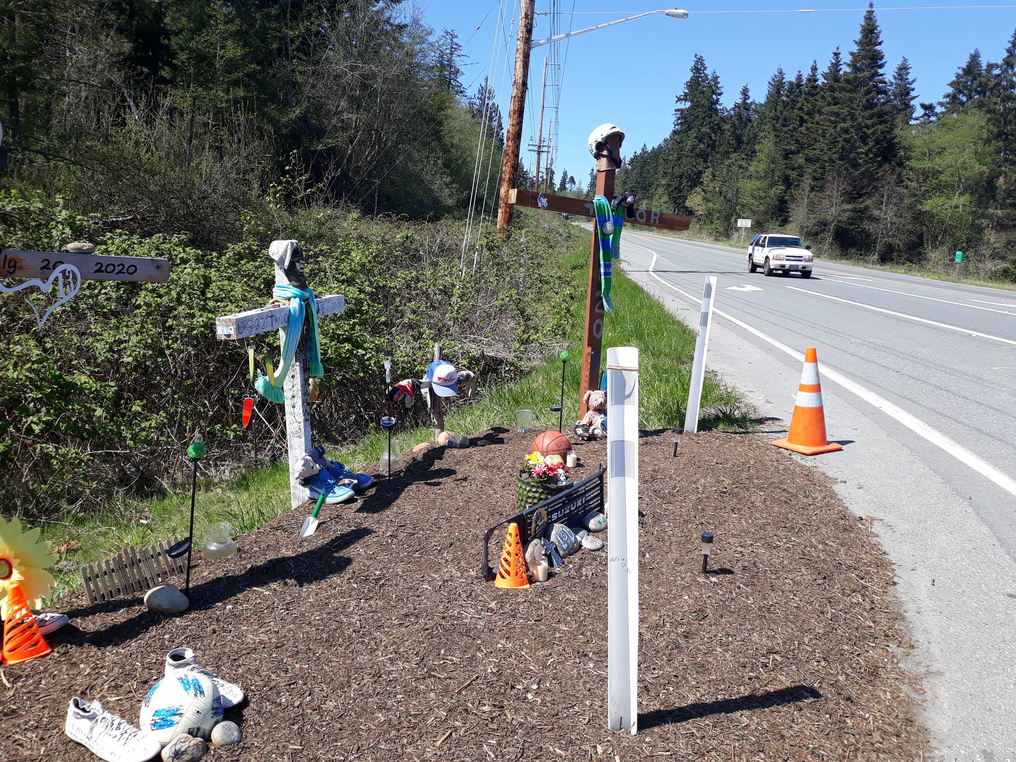 Crosses along the side of Bush Road on South Whidbey. Photo by Martin Nix.