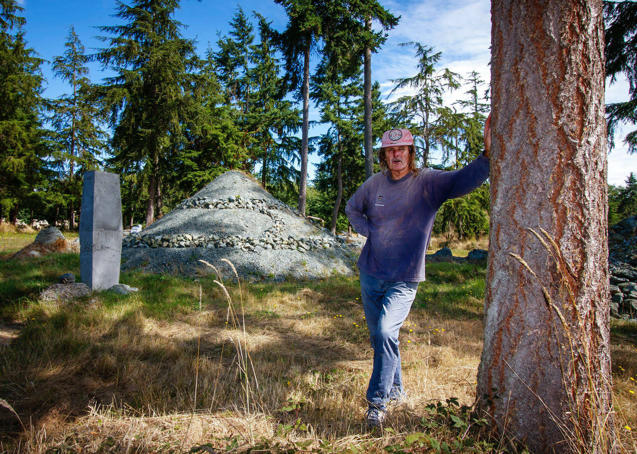Photo by David Welton 
Hank Nelson, pictured here in 2009, was the creator behind Whidbey Island’s Cloudstone Sculpture Park, a sprawling 20-acre estate and abstract art experience complete with more than 400 of his own sculptures. Nelson passed away Monday. His legacy will live on at the park, which will continue to be managed by a nonprofit foundation.