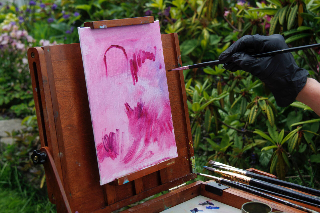Photo by David Welton
The beginnings of Kathy Lull’s landscape painting in the gardens at the Greenbank Farm.