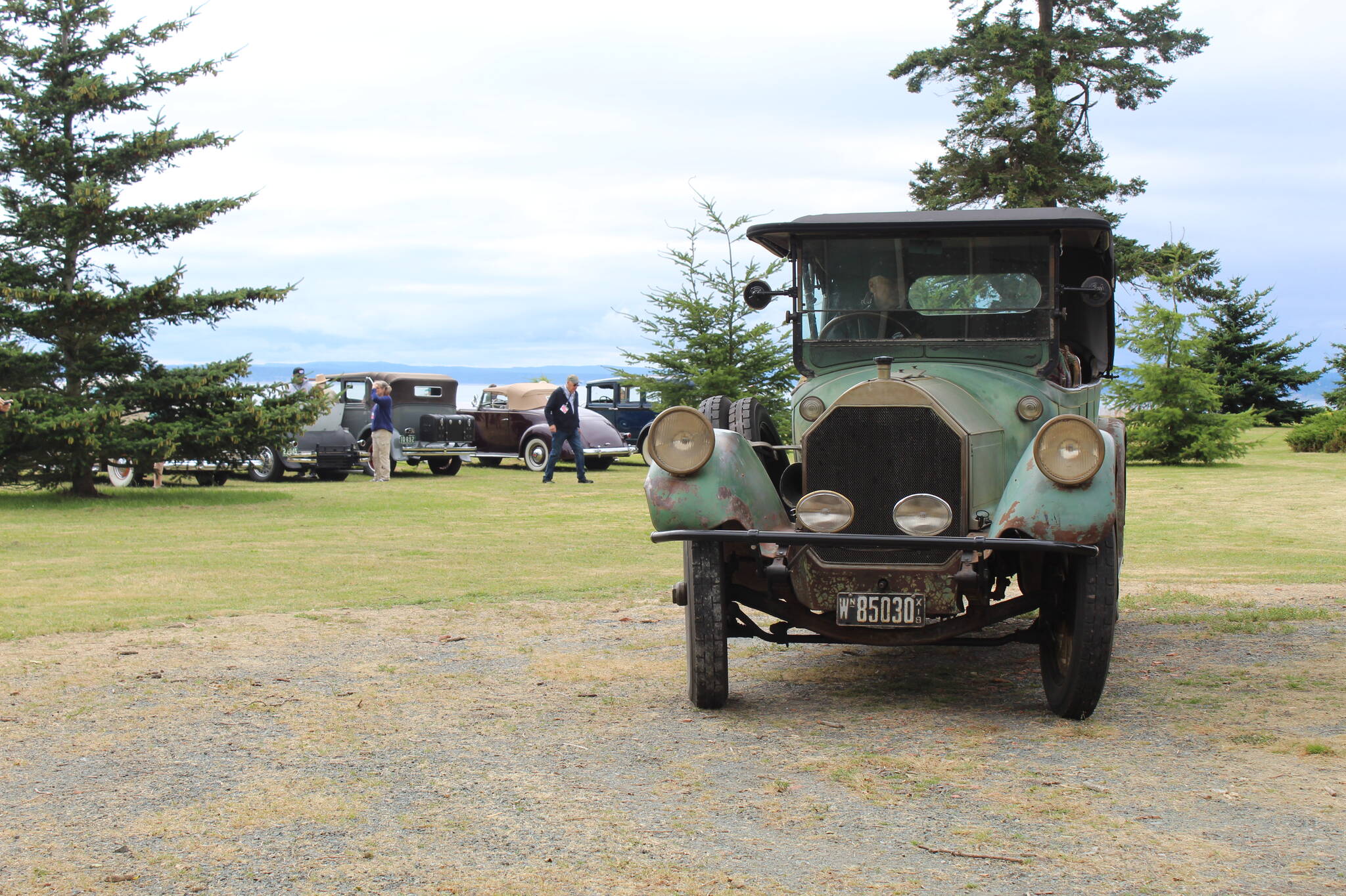 Photo by Karina Andrew
The oldest vehicle on the tour was Richard Anderson's 1918 Pierce-Arrow.
