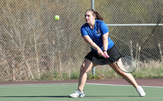 Photo by John Fisken
Junior Katya Schiavone of South Whidbey played 2nd singles and won 6-2, 7-6.
