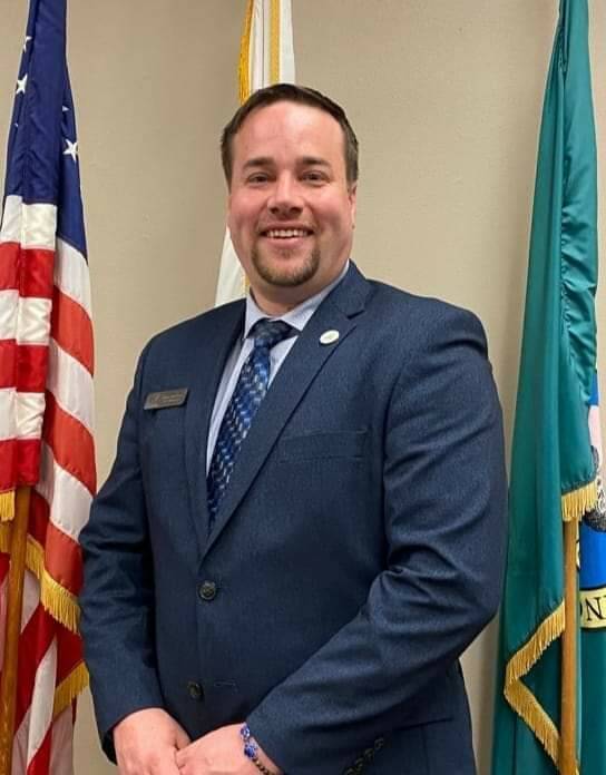 Primary points to lively mayor race ahead South Whidbey Record