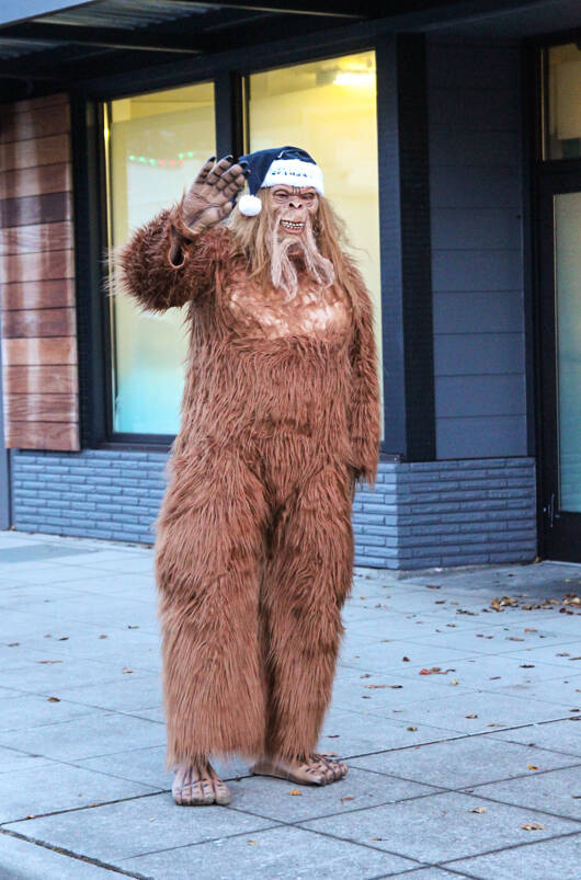 This year’s celebrations caught the attention of Bigfoot, who decided to pay a visit much to people’s delight. (Photo by Luisa Loi)