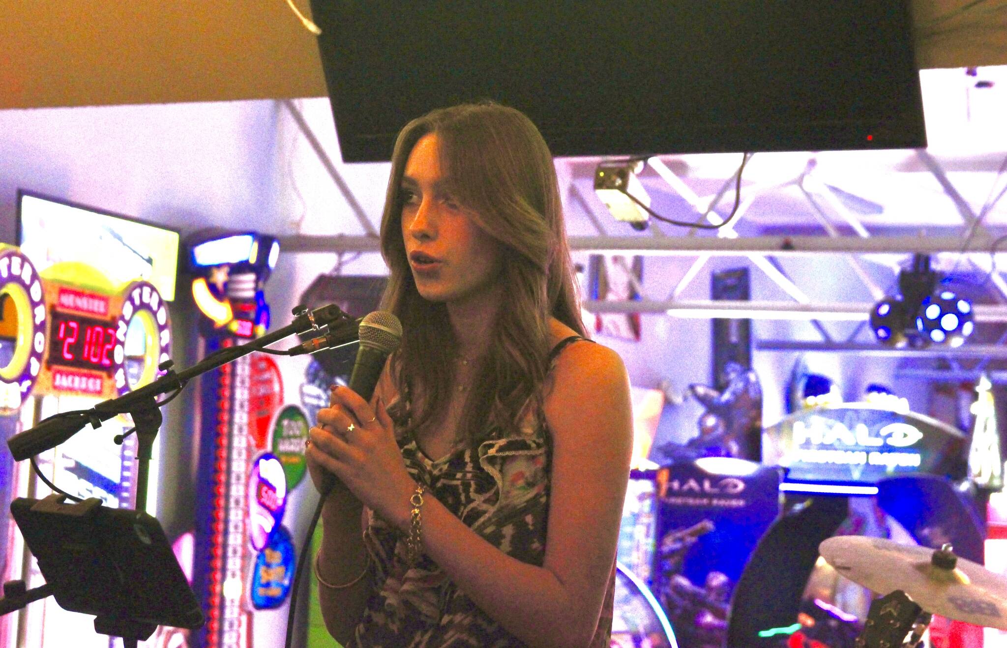 Photo by Marina Blatt
Cora Fix sings Golden Slumbers by the Beatles.