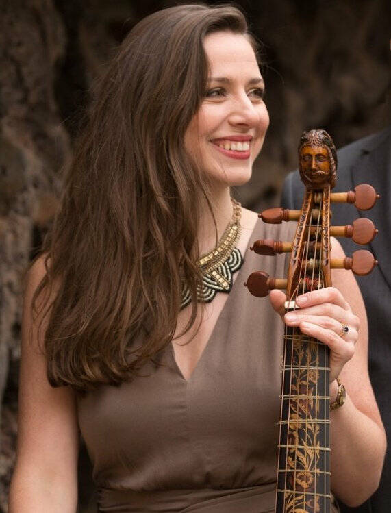 Mélisande Corriveau is a Canadian pardessus de viole player.
