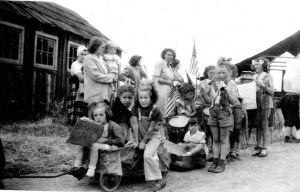 Maxwelton residents prepare to march in the 1948 parade. Front row