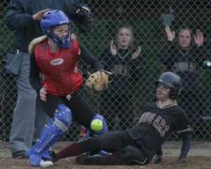 Lakewood scores a run on a late play to home