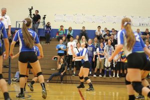 South Whidbey junior right side hitter Kacie Hanson prepares for an incoming volley from Archbishop Murphy during Thursday night’s league match.