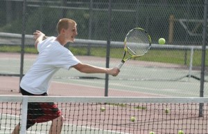 Riley Newman practices for the upcoming state tourney