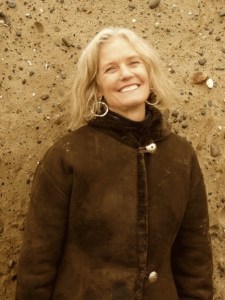 Clothing and accessory artist Teri Jo Summer takes a positive attitude toward the slumping economy.