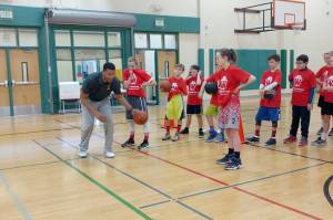 Former UW basketball standout to lead two clinics at SWHS