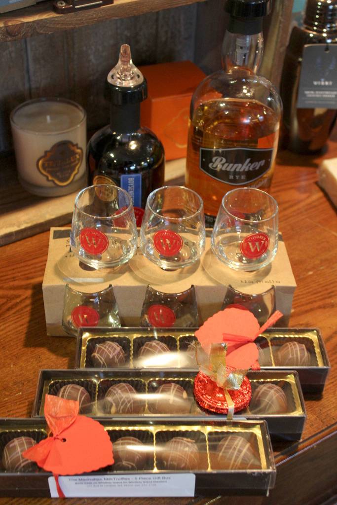 Unique desserts are created for the tour using an infusion of wine and flavored liqueur in dark chocolate. Sweet Monas of Langley fuses Whidbey Island Distillerys whiskey and boysenberry liqueur to create Manhattan truffles.