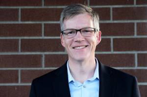 SVC employee challenging Hayes for seat