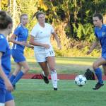 Papritz scores twice in return / Soccer