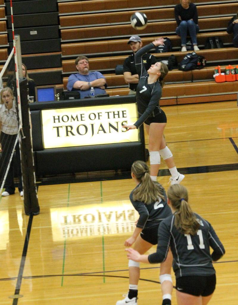 Kamryn Wilson goes on the attack for South Whidbey.(Photo by Jim Waller/South Whidbey Record)