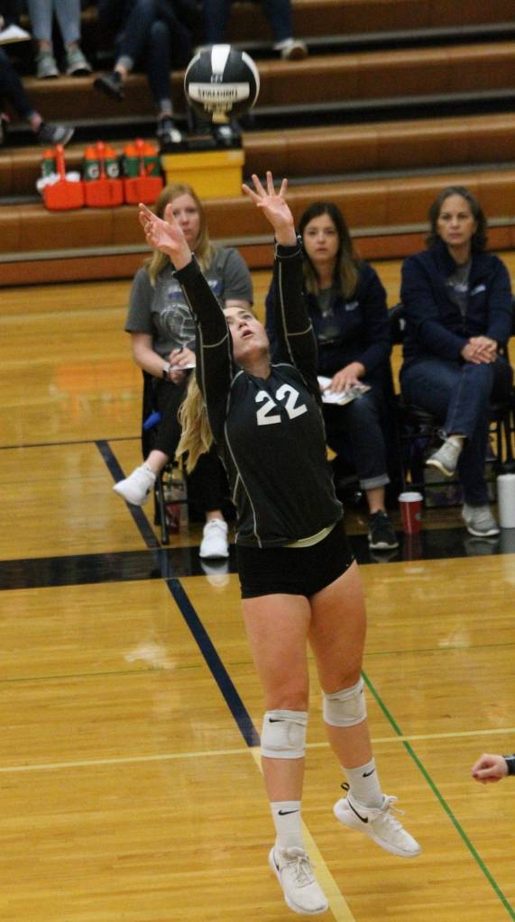 Chloe Johnson sets up the South Whidbey offense.(Photo by Jim Waller/South Whidbey Record)