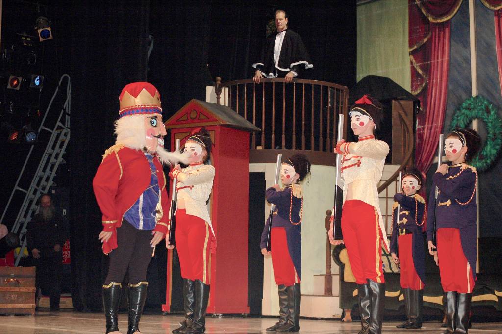 <em>Claras Nutcracker (Melyssa Smith) comes alive and, aided by a squad of soldiers, defends Clara from the evil Rat Queen and her army of rats and mice.</em>