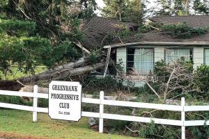 More than 300 Whidbey Islanders still in dark