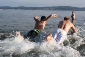 ‘Bearing’ it for New Year’s Day tradition