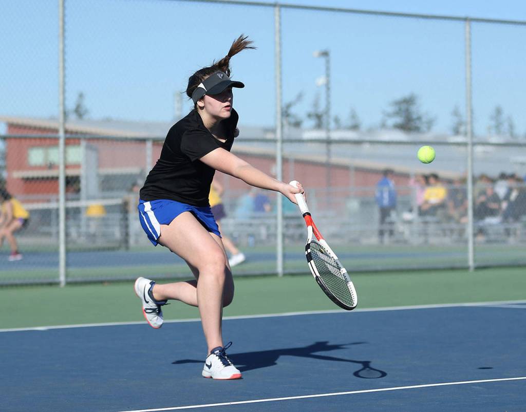 Jenna Pheiffer reaches for a shot in Wednesdays match.(Photo by John Fisken)