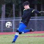 Falcons shoot past Wolves / Soccer