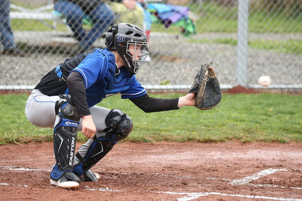 Dexter Jokinen looks in a pitch.(Photo by John Fisken)