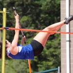Leanne Robbins flies to ninth in the pole vault.(Photo by John Fisken)