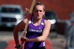 Former Falcons continue athletic careers in college / Alumni update