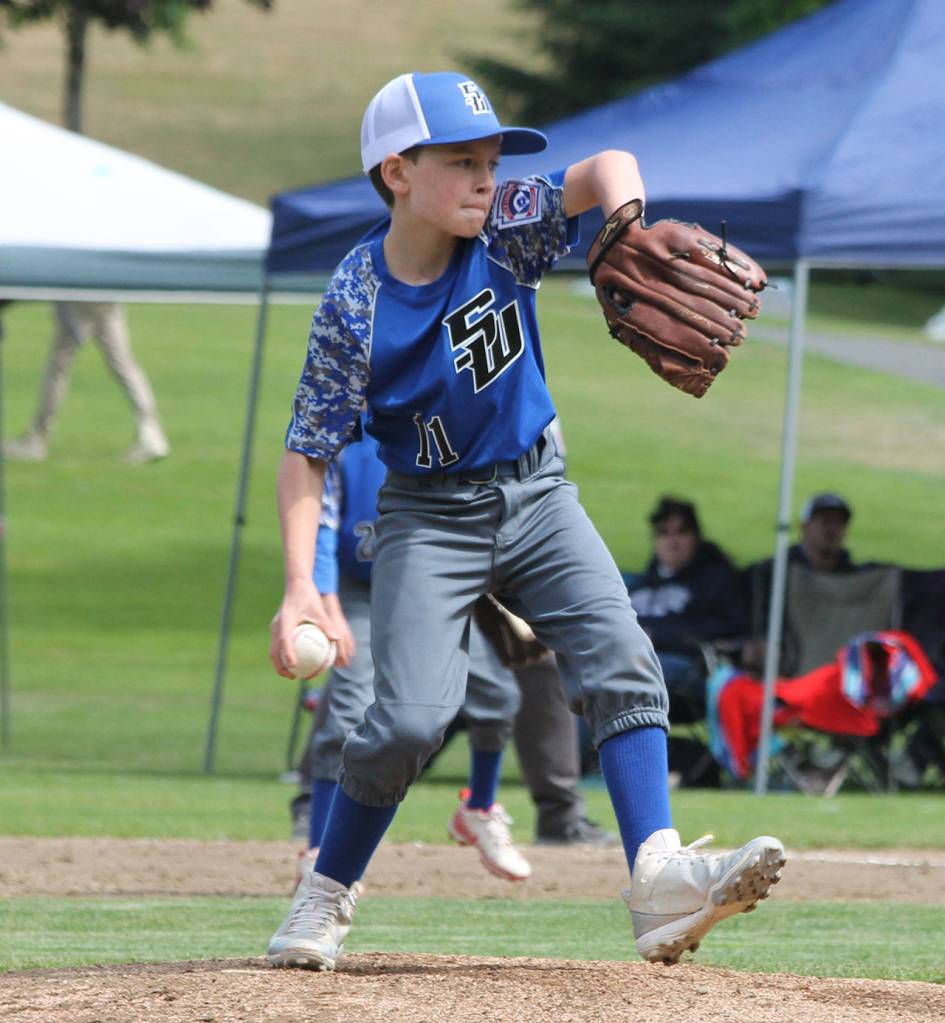 Liam Monaghan delivers a pitch for South Whidbey.(Photo by Jim Waller/South Whidbey Record)
