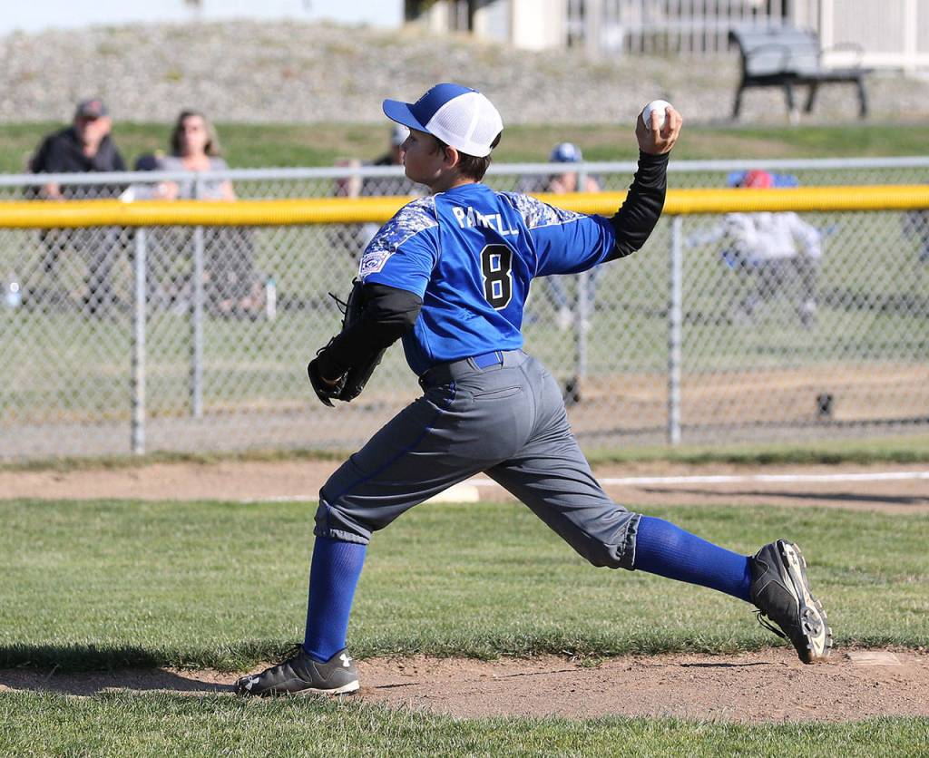 Kasen Parsell delivers a pitch in Mondays win.(Photo by John Fisken)