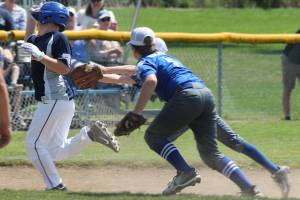 Burlington blanks SW in district title game / 10-12 baseball